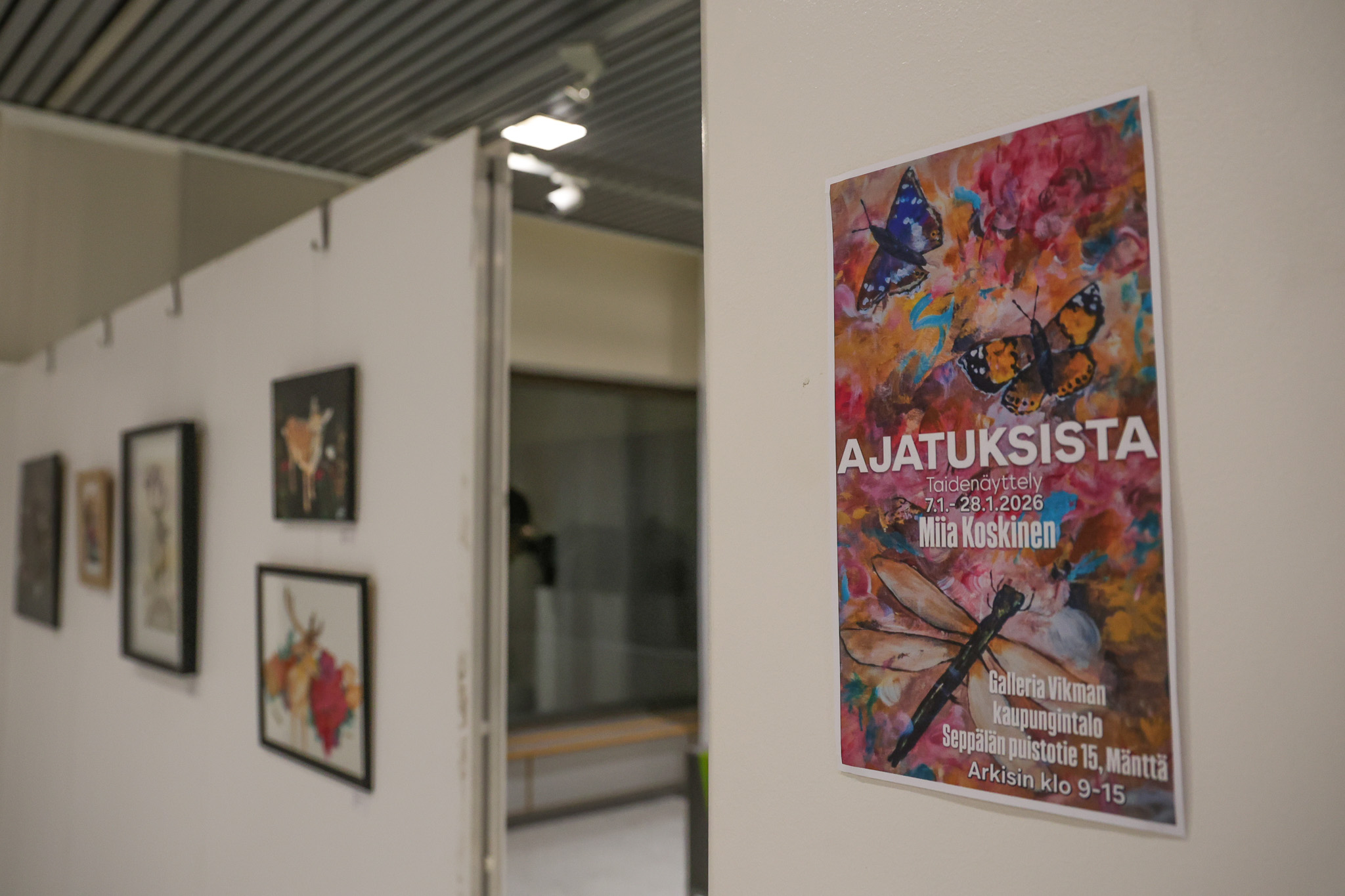 Miia Koskisen Ajatuksista -näyttely avautunut Aulagalleria Vikmanissa