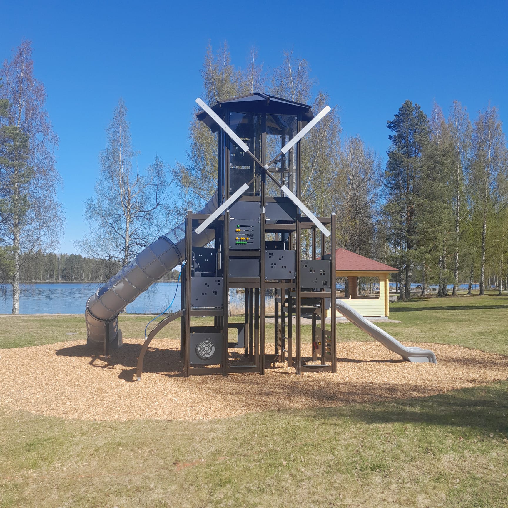 Myllyrannan uudet leikkivälineet otettu käyttöön